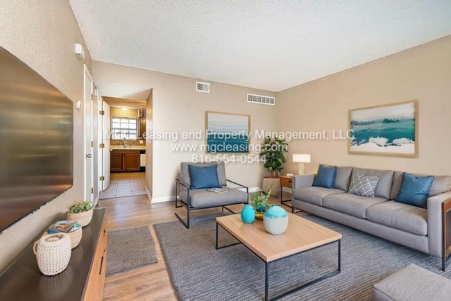 Photo - Cozy Townhome with Private Patio by Lake T...