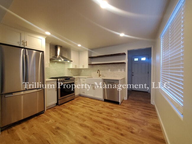 Photo - 4835 N Willamette Blvd