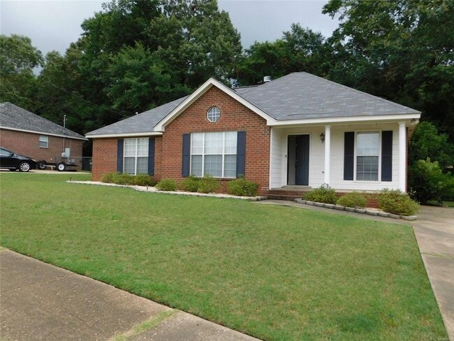 Building Photo - PRATTVILLE Home