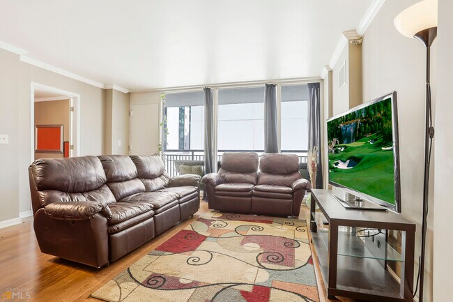 Photo - 620 Peachtree St NE Unidad APT 1604