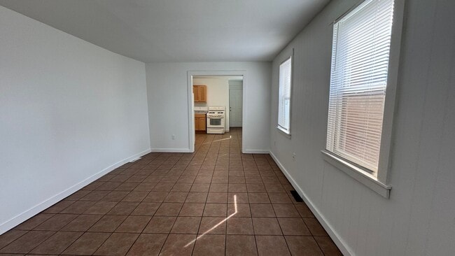 Photo - 156 National Ave SW