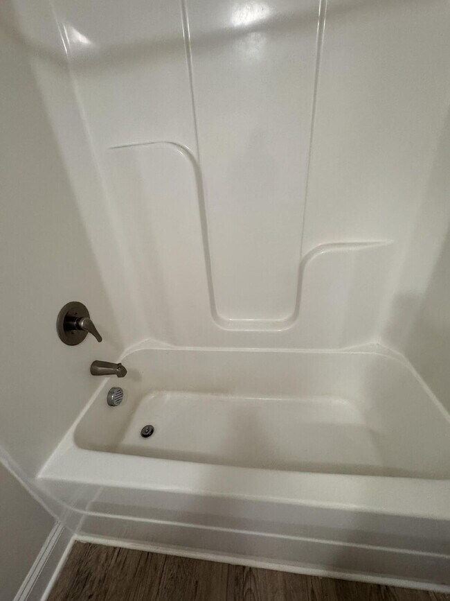 Photo - Inquire today on how to get FREE rent! Unidad B