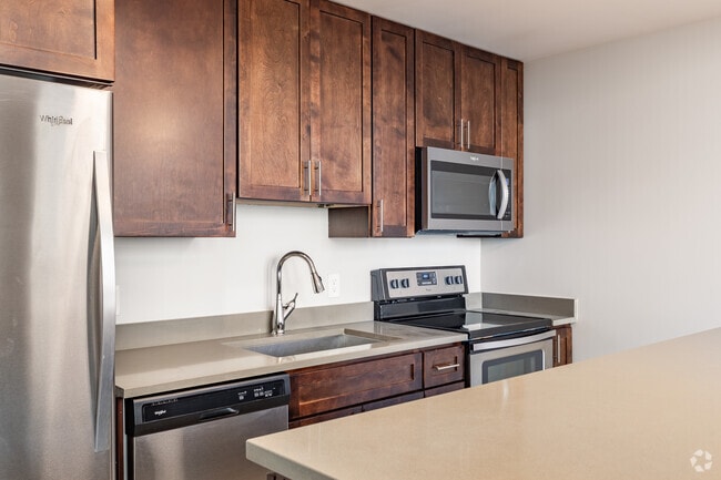 1BR, 1BA - 846SF - Kitchen - The Farwell