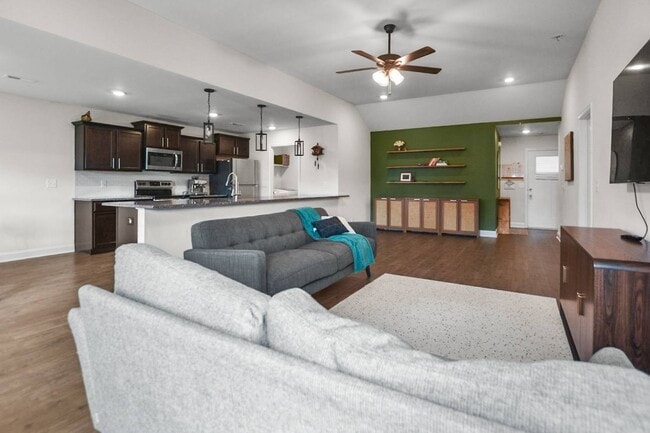 Photo - Pet Friendly Three Bedroom!