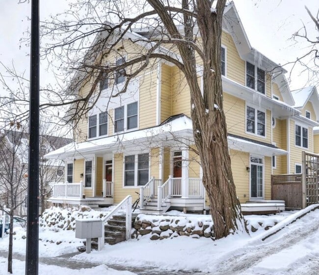 Building Photo - Catherine924 Unit D