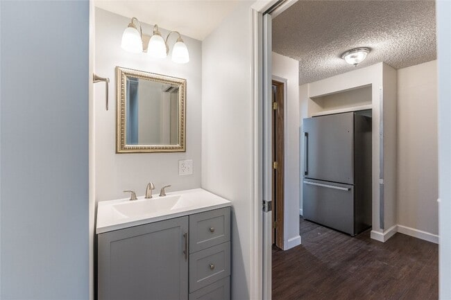 Photo - 9578 Vestal Pkwy W Unit 2