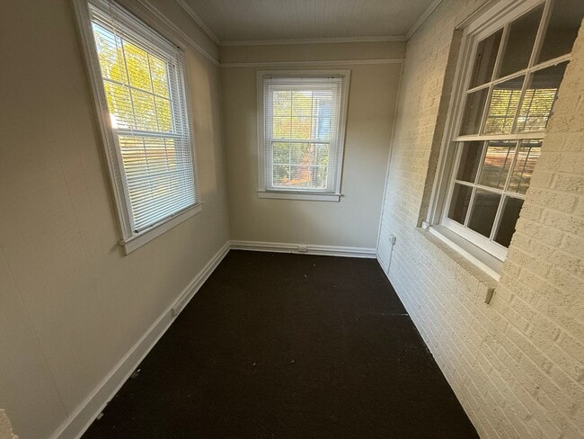 Photo - 1524 Branch St NW