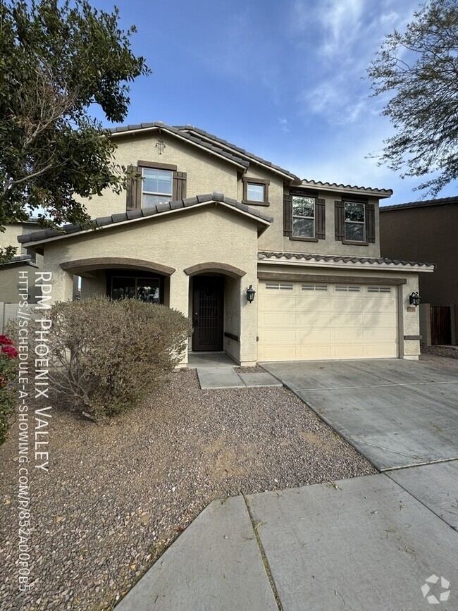 Building Photo - Open concept 4 bed / 2.5 bath home with NE...