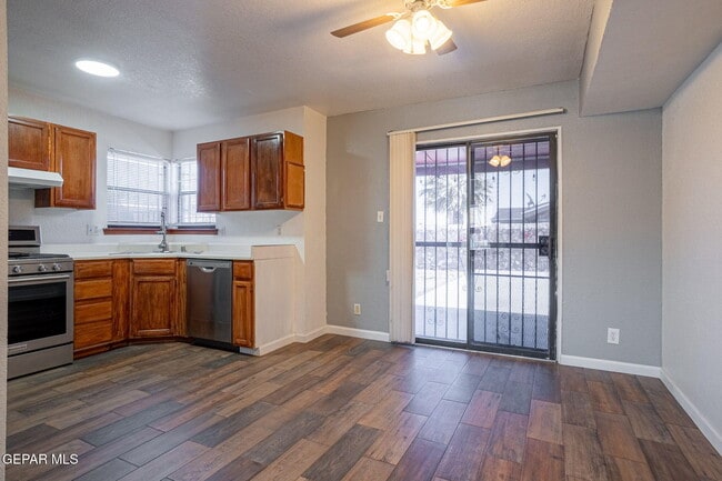 Photo - 10968 Whitey Ford St