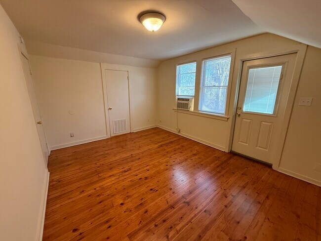 Photo - 285 Sycamore Dr Unit 3