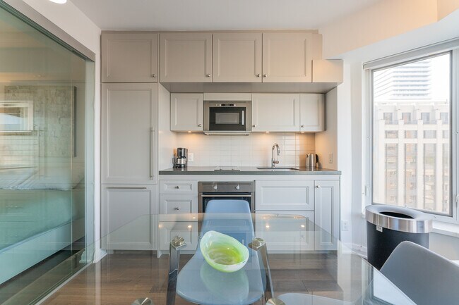 Photo - 155 Yorkville Ave Unit 1116