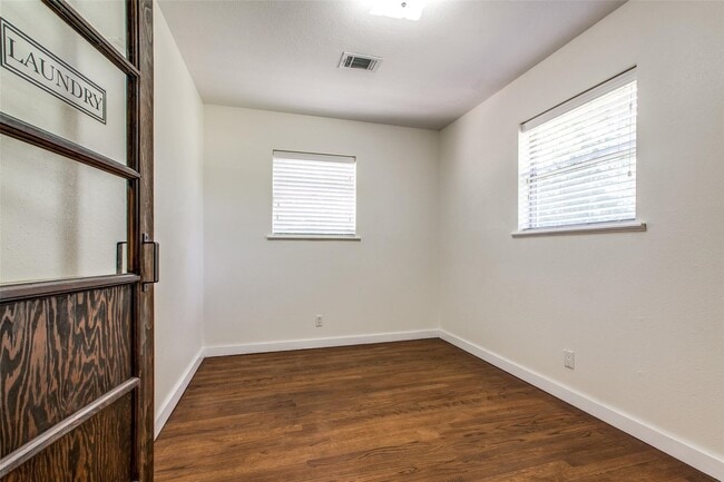 Photo - 235 Live Oak St
