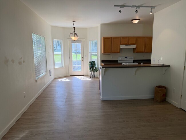 Photo - 1407 Lucinda Ct Unit 1407 NE Lucinda  1
