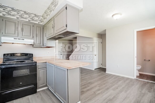Photo - 5623-5625-5625 Chatford Dr Unit 5623