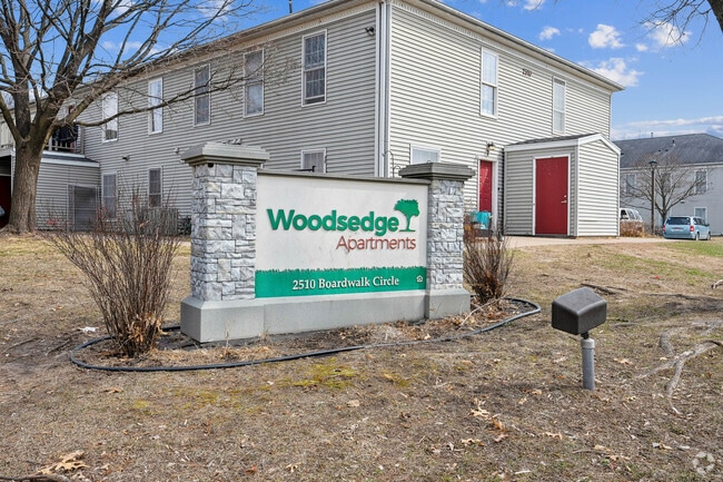 Building Photo - Woodsedge Rental