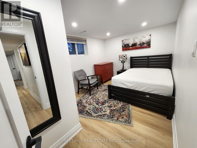 Photo - 118 Charlotte St