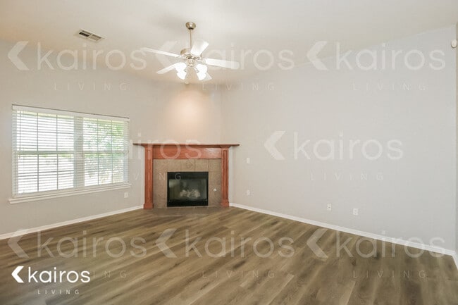 Photo - 4416 Applegate Dr