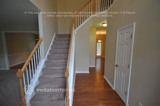 Photo - 4007 Annandale Main NW