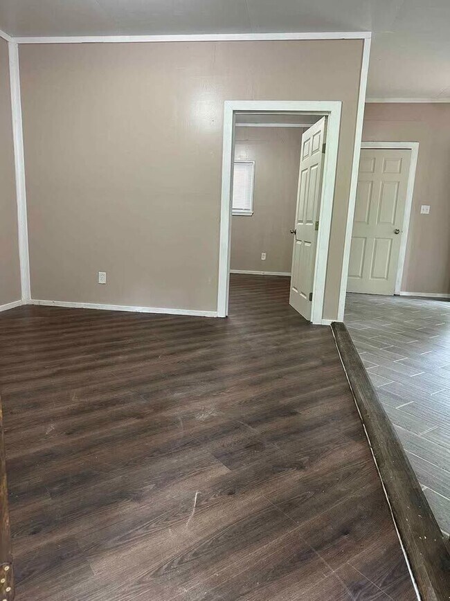 243 Lure Ln