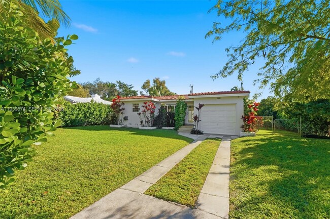 Photo - 1538 Funston St