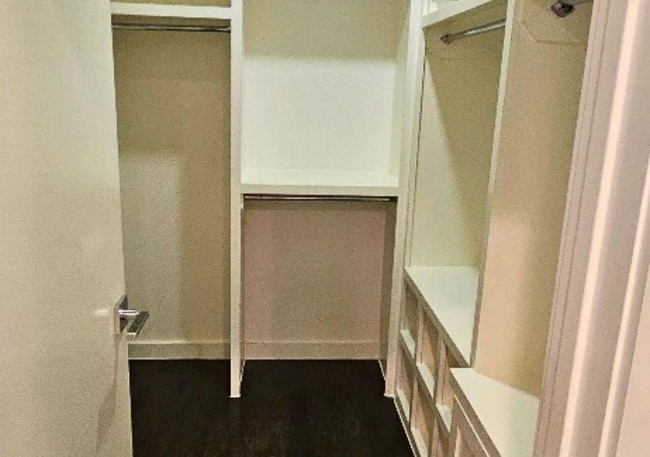 Photo - 1211 Thompson St