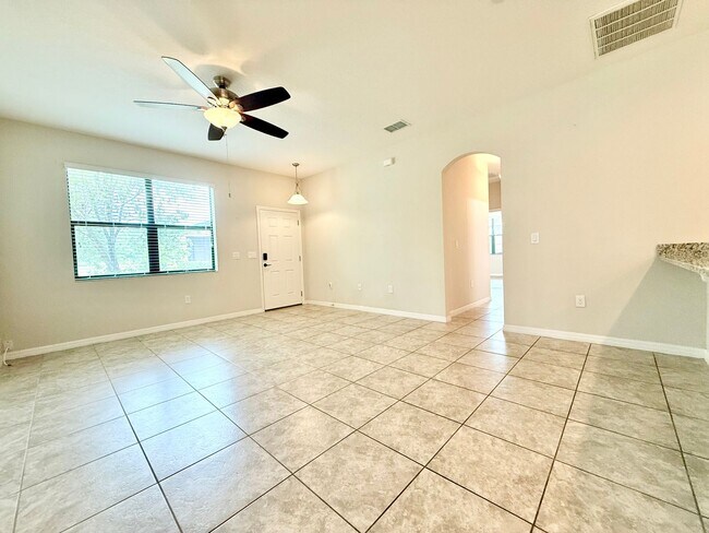 Photo - Refined living in Oak Ridge – Bright 3 Bedrooms/2 Bath End-unit home!