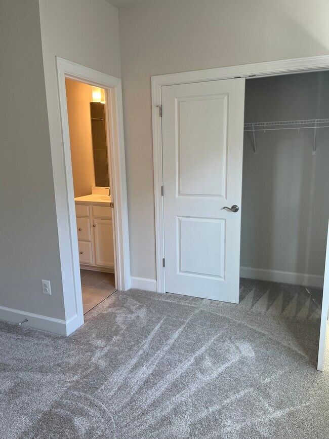 Photo - 3581 Carnaby St