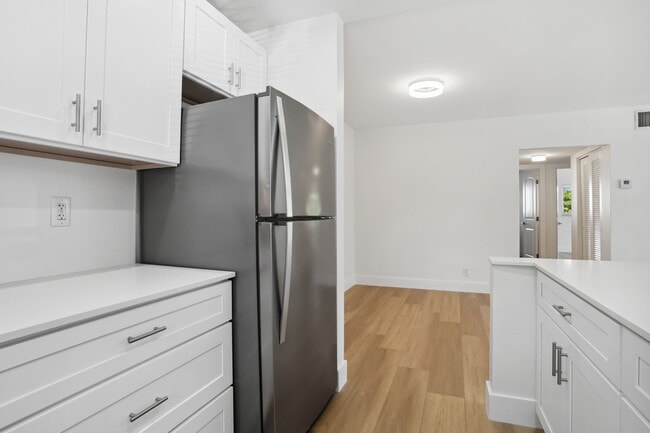 Photo - 521 NE 43rd St Unit 1