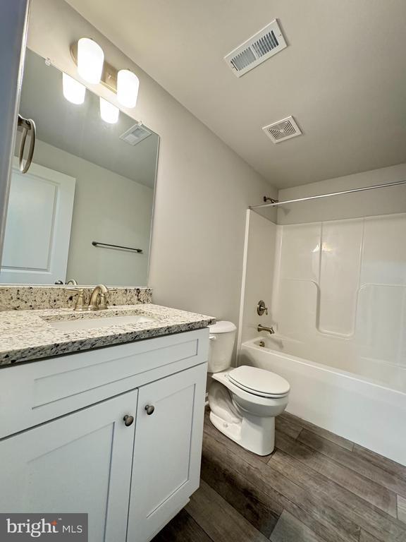 Photo - 156 Mansfield St