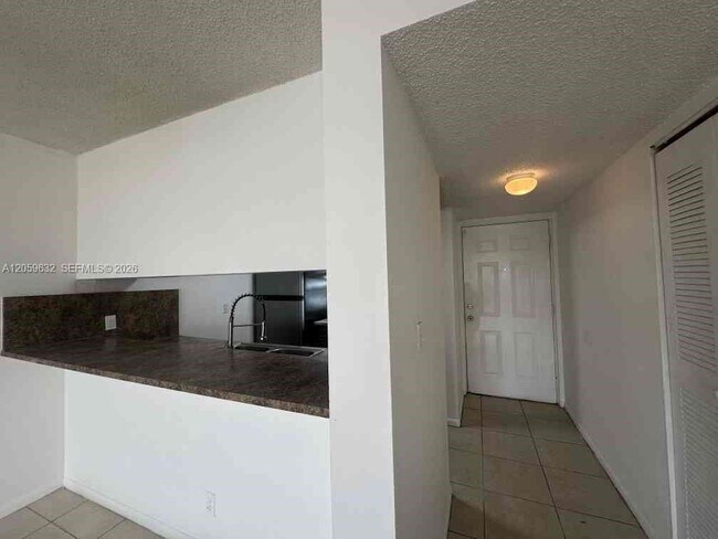 Photo - 8620 N Sherman Cir Unit 503