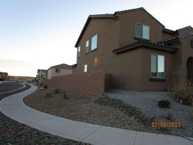 Photo - 3BR 2.5B 2440SF Broadmoor Heights