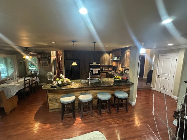 30496 Nicholas Valley Rd