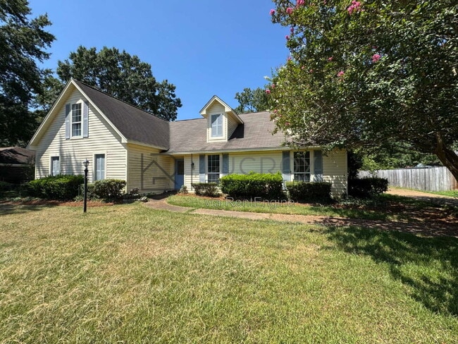 Building Photo - 33 Sandlewood Dr
