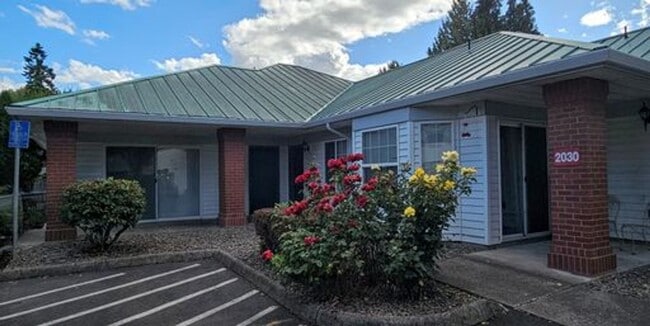 Building Photo - Super Crisp 2 Bedroom w/2 car attached garage Unit 2030B