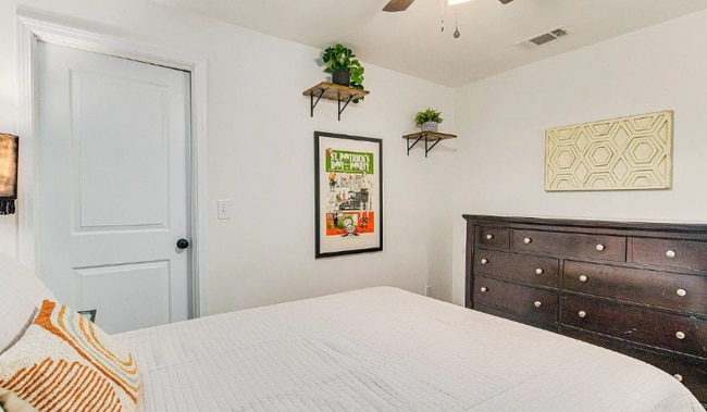 Photo - 814 W Gonzalez St