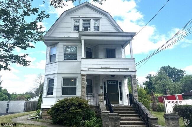 Building Photo - 19 Spring St Rental