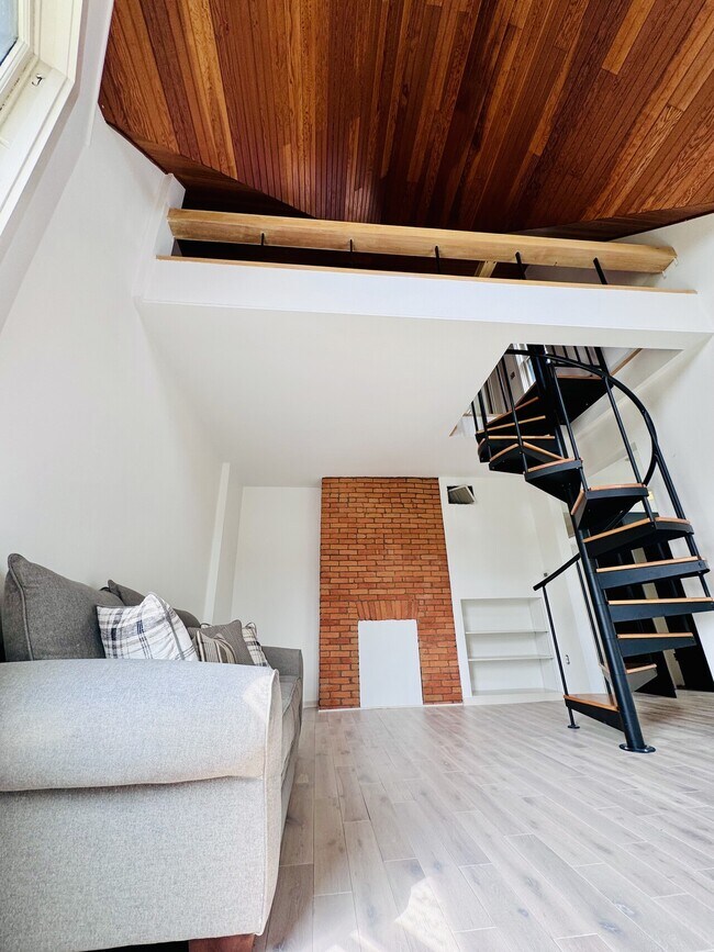 Photo - 5615 Howe Unidad 2