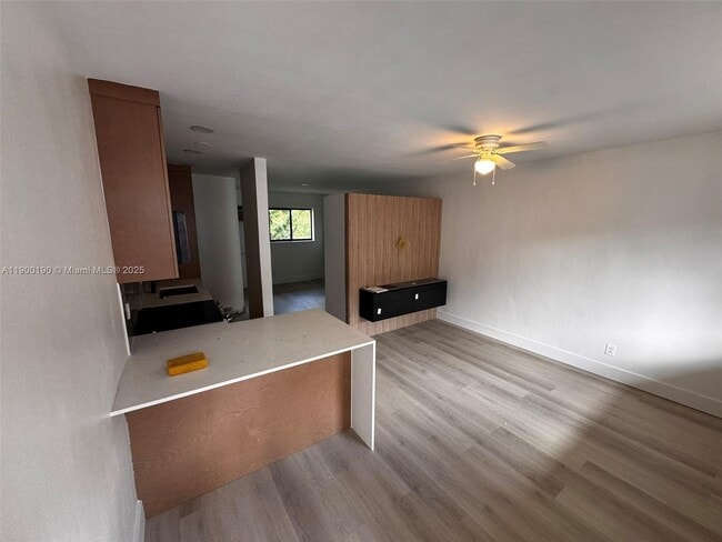 Building Photo - 115 Salamanca Ave Unit 6