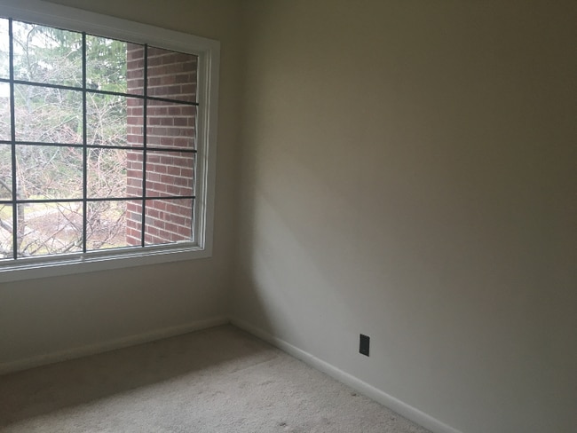 Photo - 310 Drummers Ln