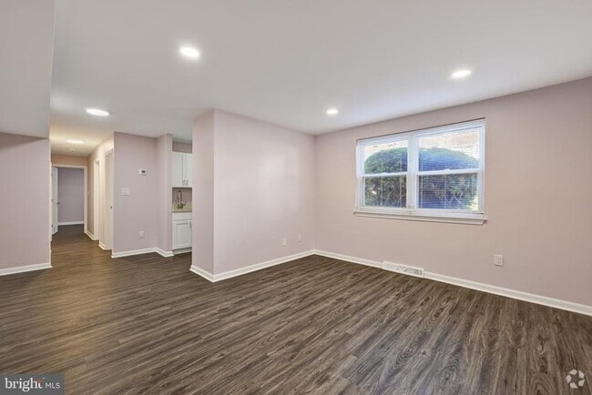 Building Photo - 4411 Falls Bridge Dr Unit L Rental