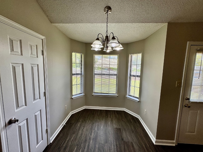 Charming 3BR/2BA Olive Branch Home | Soaring High Ceilings, Bay Window & Fenced Yard