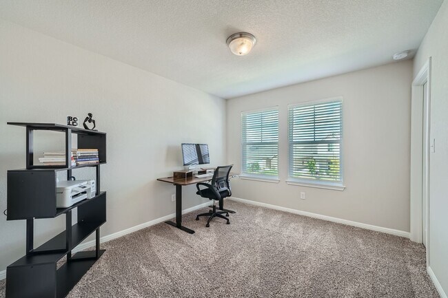 Photo - 434 Windy Reed Rd