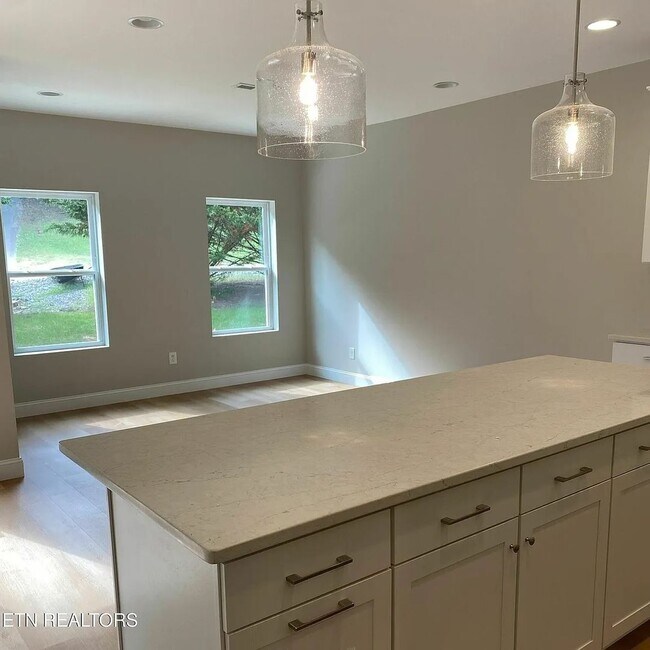 Photo - For Rent – Modern 2BR/2.5BA Townhome in Prime Knoxville Location! MOVE IN SPECIAL $1000 off firs...