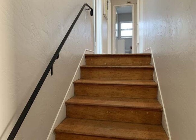 Photo - 2427 Ritchie St