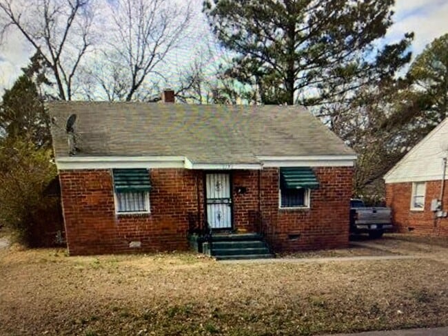 Building Photo - 1191 N Graham St