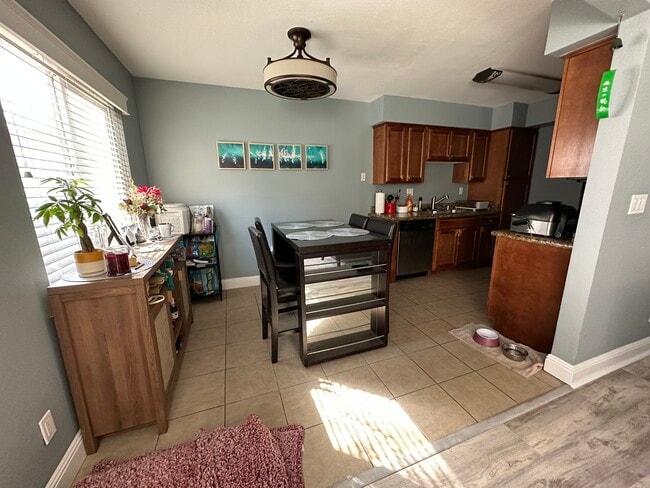 Dining Area - 4127 38th St Unit 1