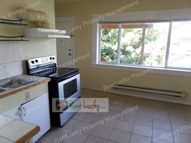 6523 35th Ave SW Unit Nguyen-Seattle Duplex #A