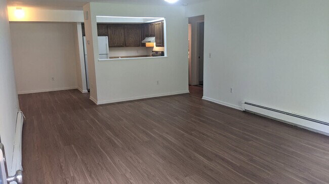 Photo - 1465 E Putnam Ave Unidad 509