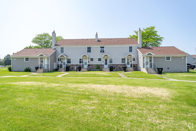 Photo - Packard Court Apartamentos