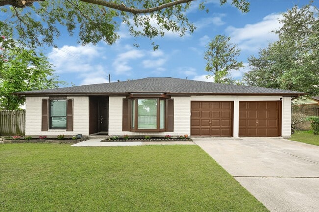 Building Photo - 10206 Sagebluff Dr Rental